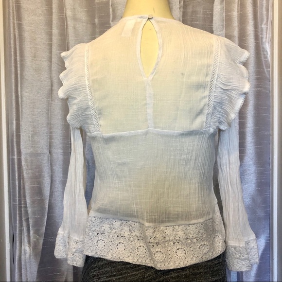 White blouse - Picture 4 of 7